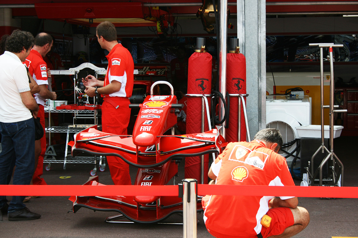 Lifevents Group - Sport Mécanique - Formule 1 - Accès Exclusif aux Stands d'une écurie F1